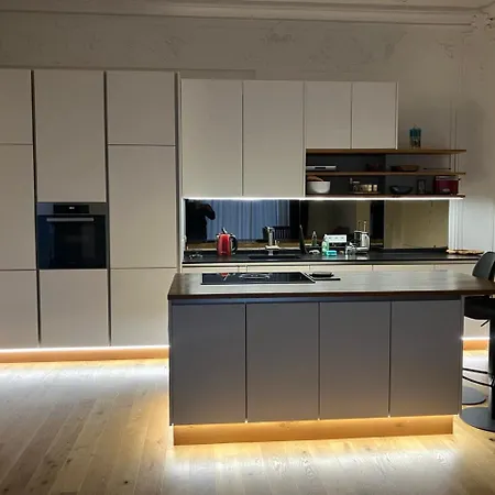 Apartment Aussergewoehnliche Loft-wohnung In Einer Alten Barons Mit Suedterrasse Und Privatem Garten *