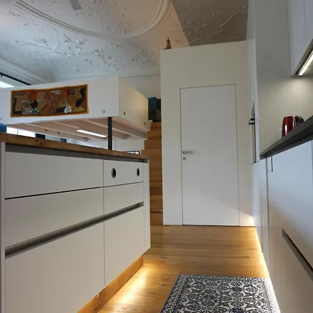 Apartment Aussergewoehnliche Loft-wohnung In Einer Alten Barons Mit Suedterrasse Und Privatem Garten *