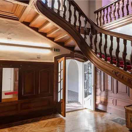 Aussergewoehnliche Loft-wohnung In Einer Alten Barons Mit Suedterrasse Und Privatem Garten Gruenau im Almtal