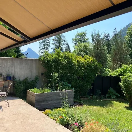 Aussergewoehnliche Loft-wohnung In Einer Alten Barons Mit Suedterrasse Und Privatem Garten * Grünau im Almtal