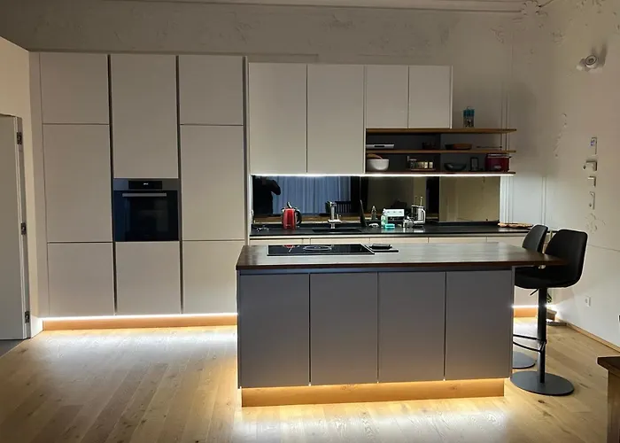 Apartment Aussergewoehnliche Loft-wohnung In Einer Alten Barons Mit Suedterrasse Und Privatem Garten *