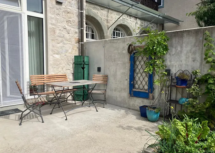 Aussergewoehnliche Loft-wohnung In Einer Alten Barons Mit Suedterrasse Und Privatem Garten Apartment Gruenau im Almtal