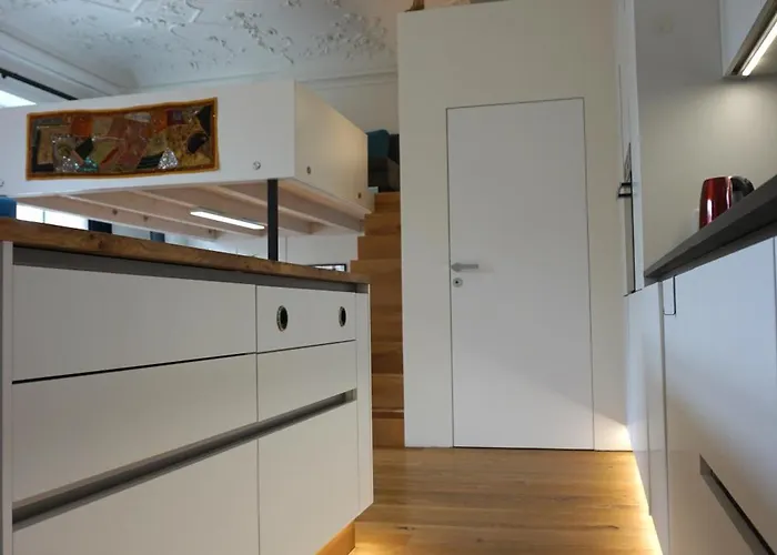 Appartement Aussergewoehnliche Loft-wohnung In Einer Alten Barons Mit Suedterrasse Und Privatem Garten *